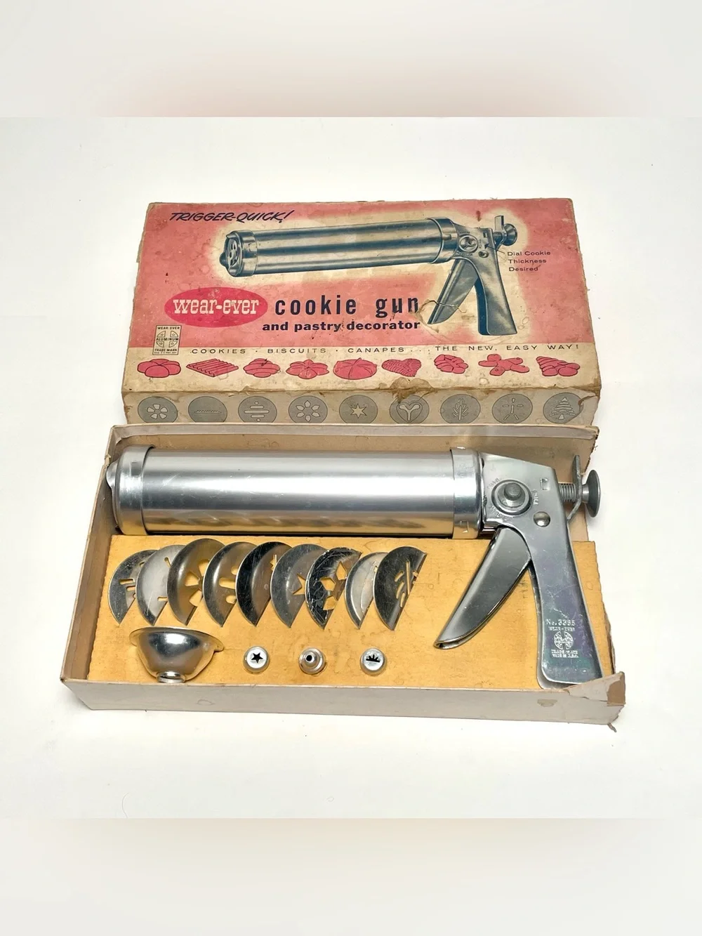 Vintage Wear Ever Cookie Gun and Pastry Decorator Trigger Quick No 3365 in box